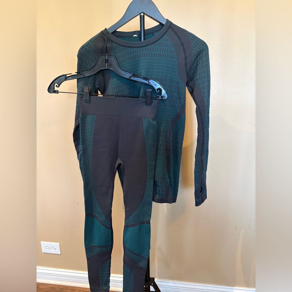 Target Green and Black Long Sleeve Active Top